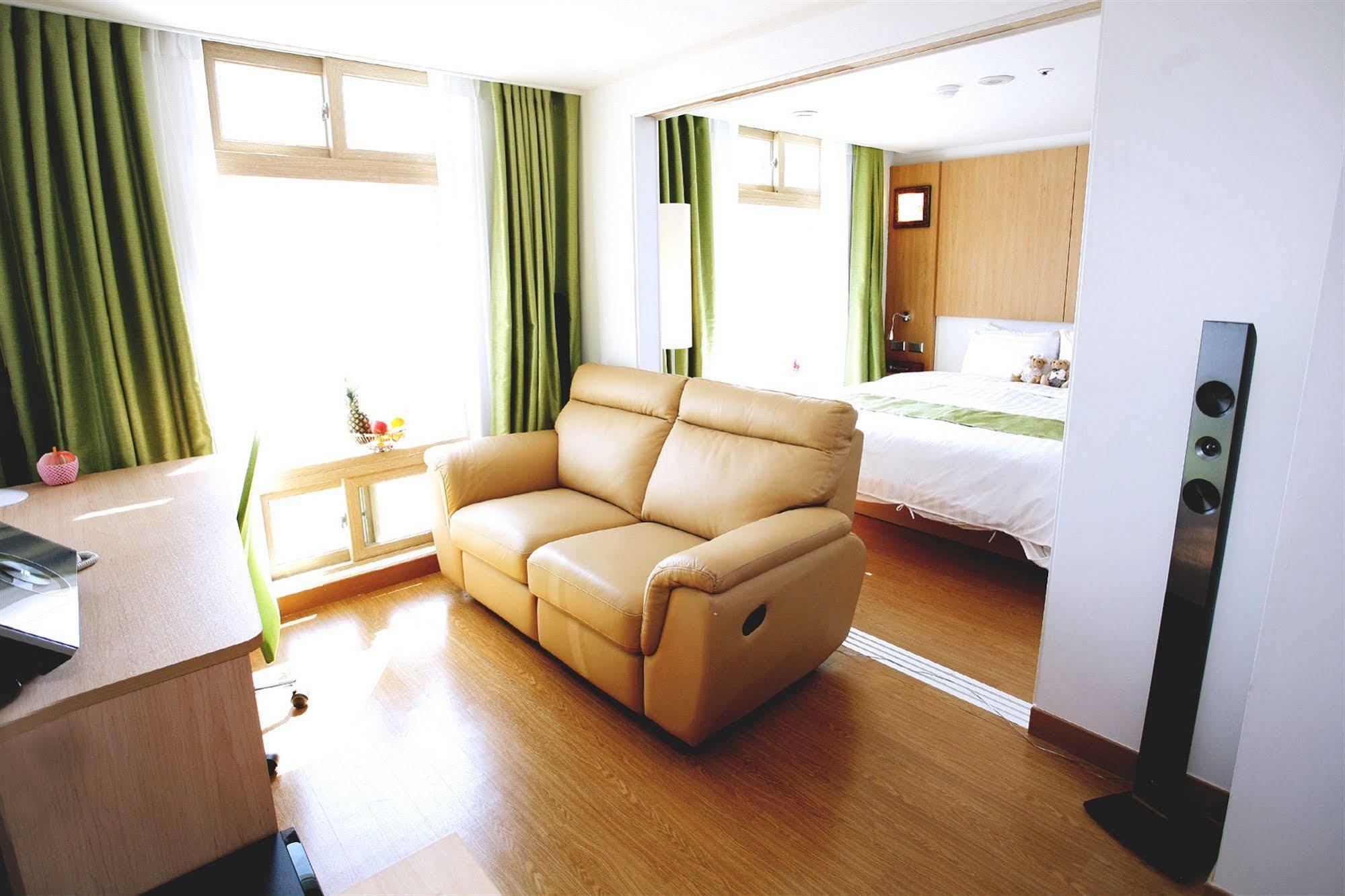 Gunsan Apple Tree Hotel Eksteriør billede