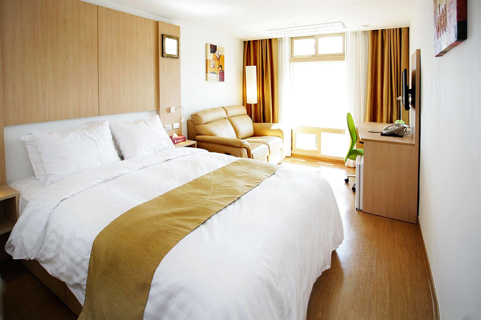 Gunsan Apple Tree Hotel Eksteriør billede